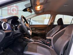 نيسان فيرسا